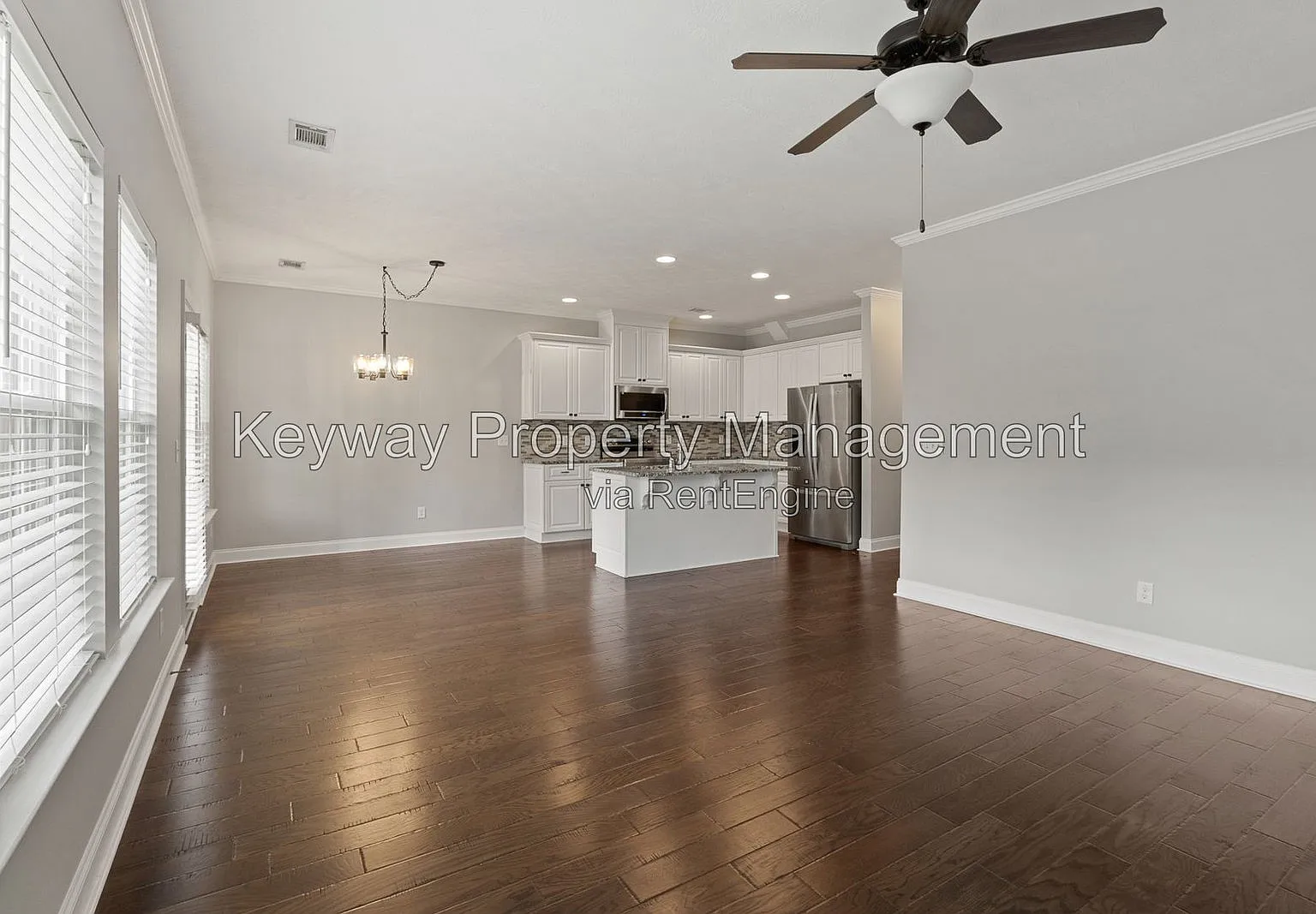 3 bed, 2.5 bath, 1652 sqft, $1,935 — Photo 3