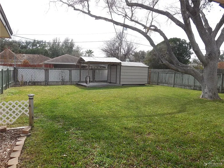 118 E Iris Ave — Photo 31