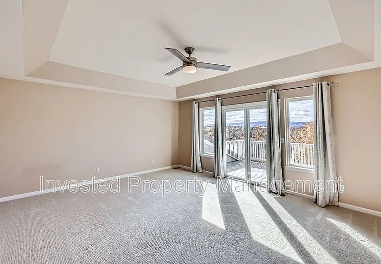 8819 Greensborough Pl — Photo 12