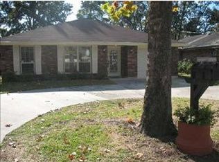 8616 Southdown Ln, River Ridge, LA 70123