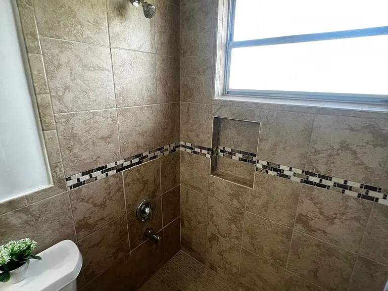 173 SE Fallon Dr — Photo 10