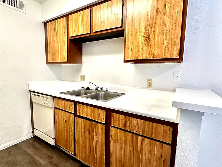 Ashley Crest — Photo 46