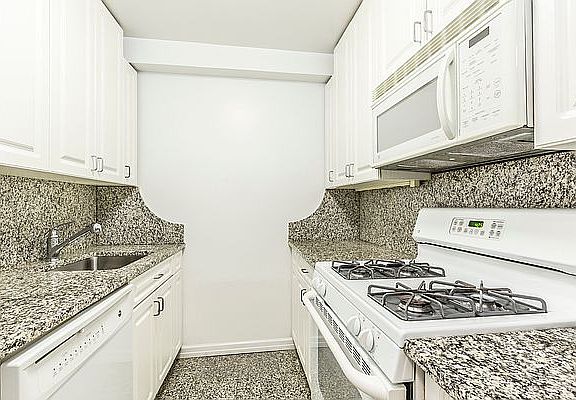 2nd image of 315 W 57th St APT 5H