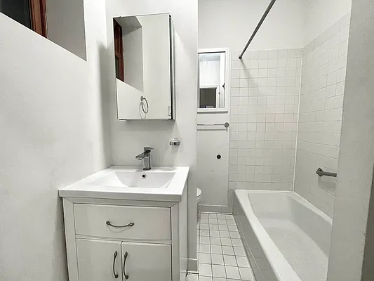 Rented by J PRESTON AND ASSOCIATES INC | media 24