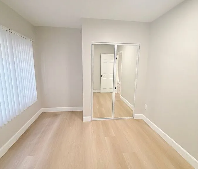 1005 N Berendo St #1 — Photo 8