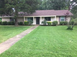 307 Thunderbird Dr N, Hernando, MS 38632