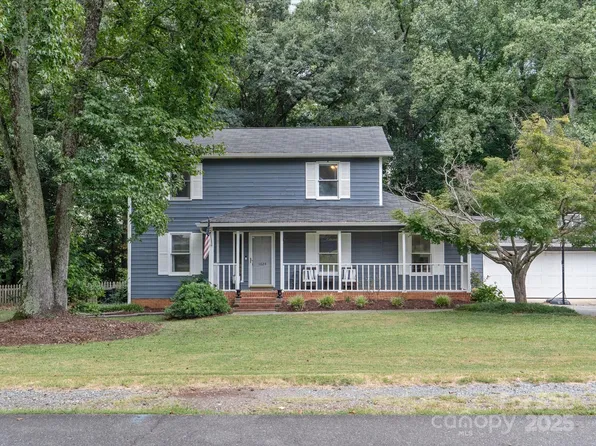 1624 Brook Dr, Fort Mill, SC 29708