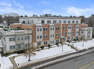 321 Hammond Pond Pkwy Unit 105, Brookline, MA 02467