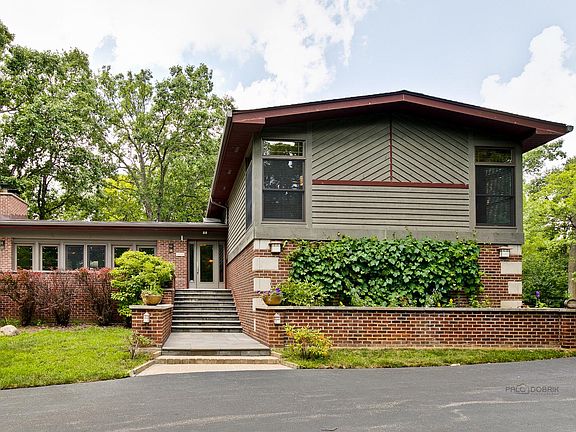 2nd image of 2765 Edgewood Ln