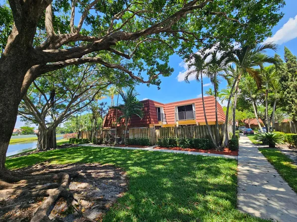 9982 NW 6th Court, Plantation, FL 33324