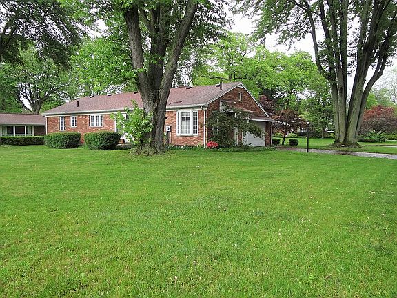 4th image of 2933 Strauss Ave
