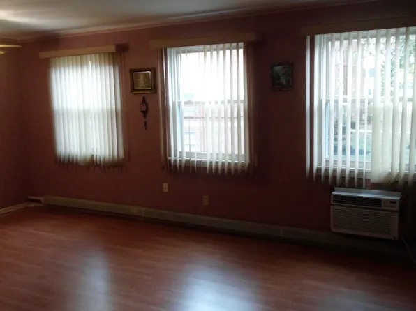 13781 Cedar Rd APT 203C, South Euclid, OH 44118