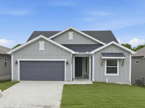 20665 Skyview Ln, Spring Hill, KS 66083