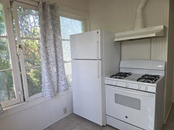 304 N Roosevelt Ave #A, Fresno, CA 93701