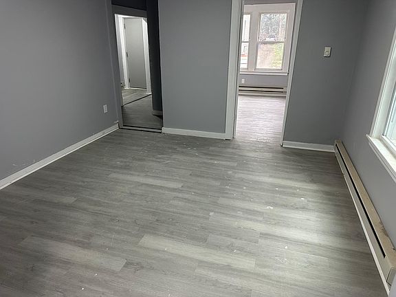 5th image of 28 Harding Pl #1
