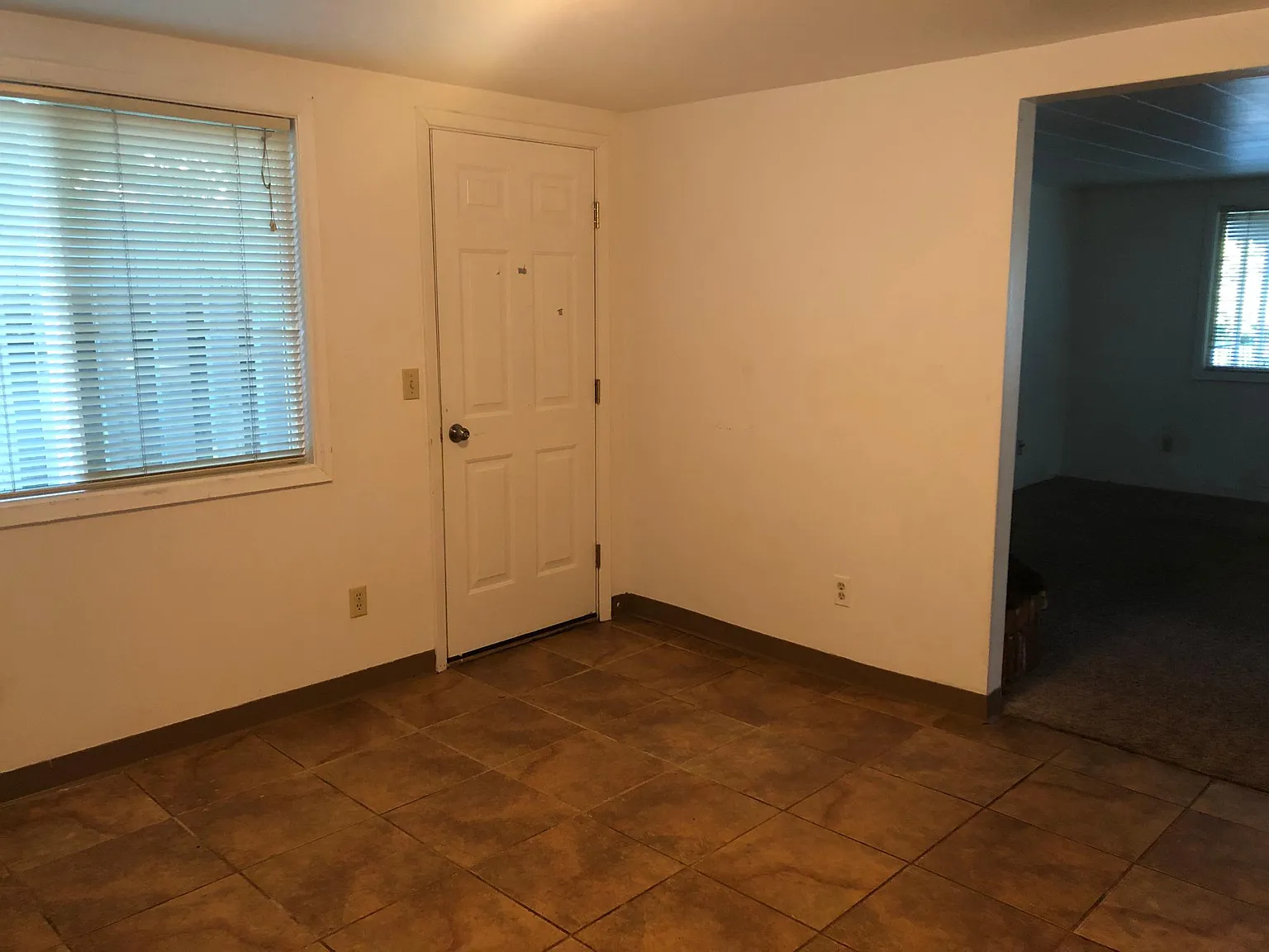 3 bed, 1.5 bath, 1344 sqft, $1,500 — Photo 3