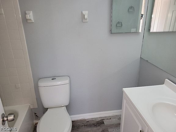 5th image of 5629 Foxlake Dr