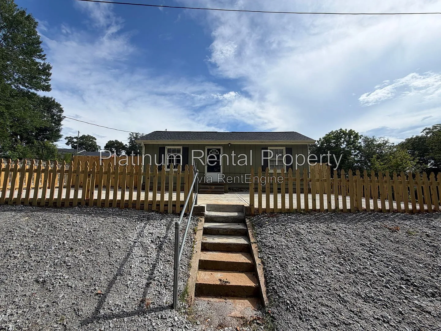 3 bed, 1.0 bath, 1504 sqft, $1,799 — Photo 4