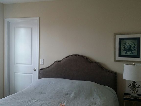 Typical Bedroom (~11x~11) except Master - The bed is a queen