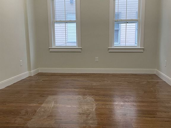 11 Falkland #2 Boston (Brighton) Shared Unit Photo 4