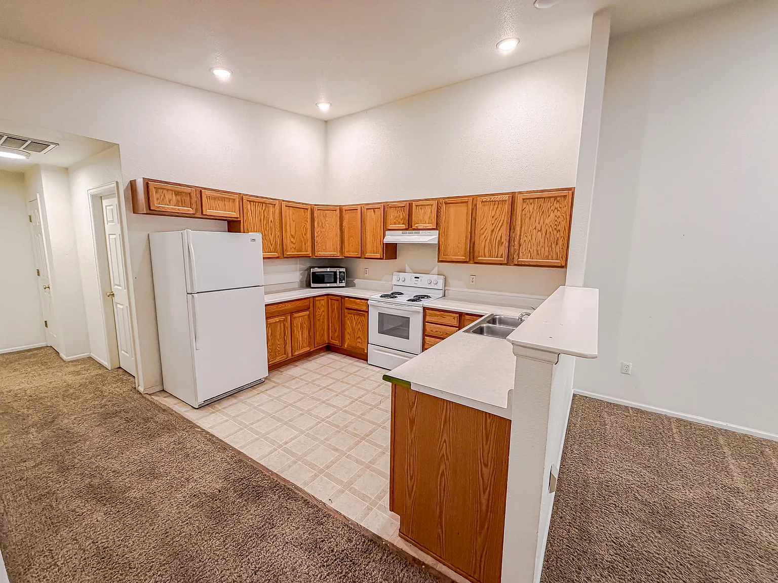 313 Hunters Way - 1 — Photo 4
