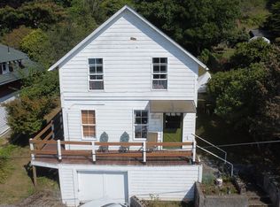 435 Front St, Gardiner, OR 97441