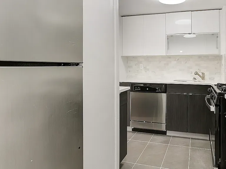 120 E 34th St #21K — Photo 7