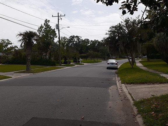 5th image of 7557 Rolling Hills Dr
