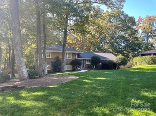 3813 School House Ln, Charlotte, NC 28226