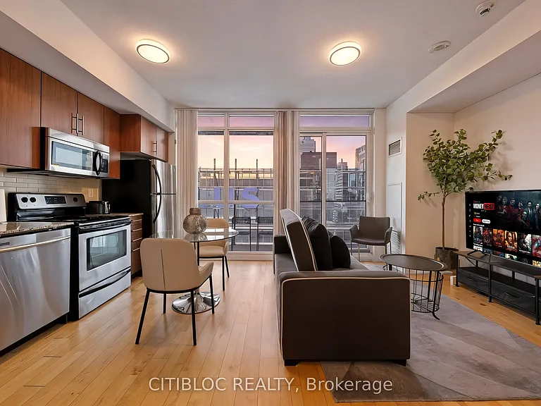 65 Bremner Blvd #4007 — Photo 1