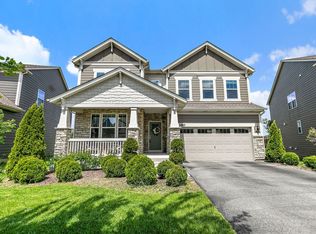 380 Hamilton Rd, Saint Charles, IL 60175
