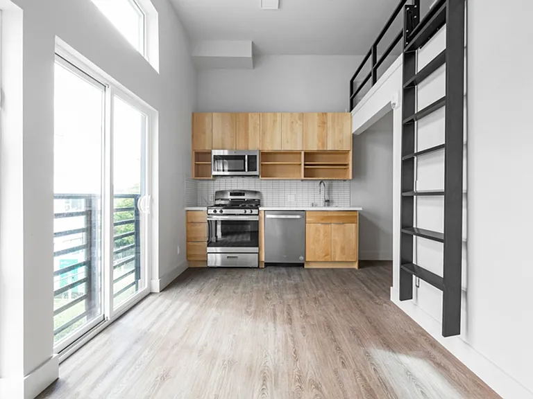 510 Broadway — Photo 15