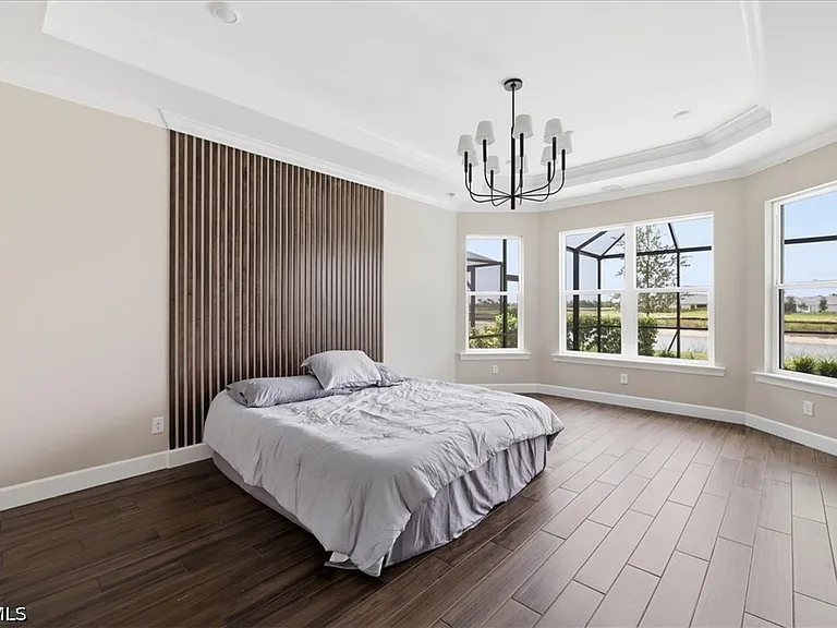 26801 Victoria Pl — Photo 19