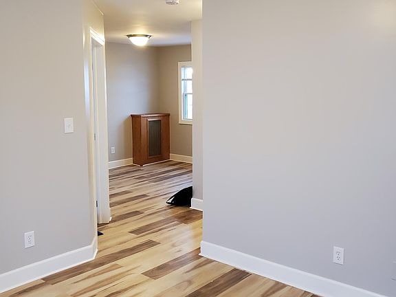 3rd image of 399 Miller St #2