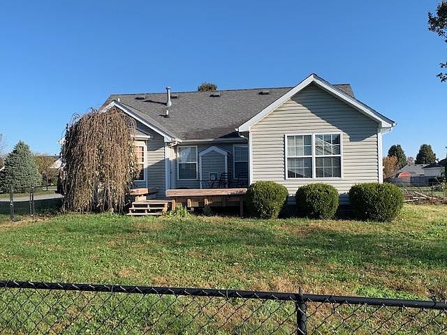 2nd image of 495 Helm Ln