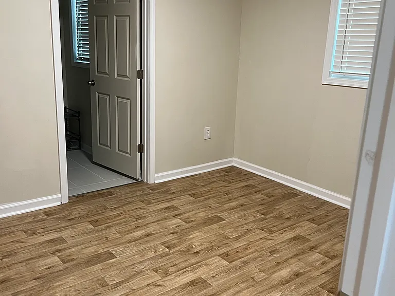 202 E Keitt St — Photo 15