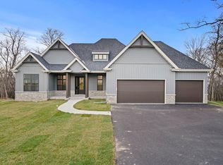 8556 Carberry Ln, Roscoe, IL 61073