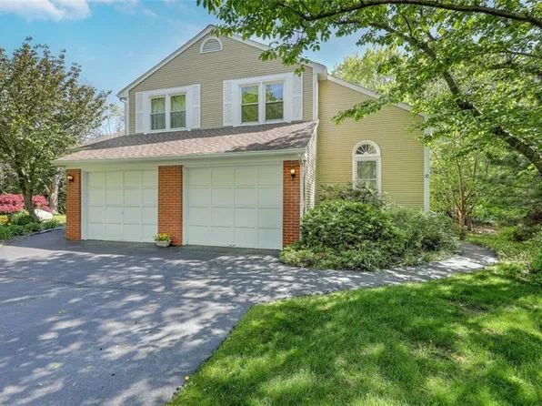 70 Arbor Dr, Providence, RI 02908
