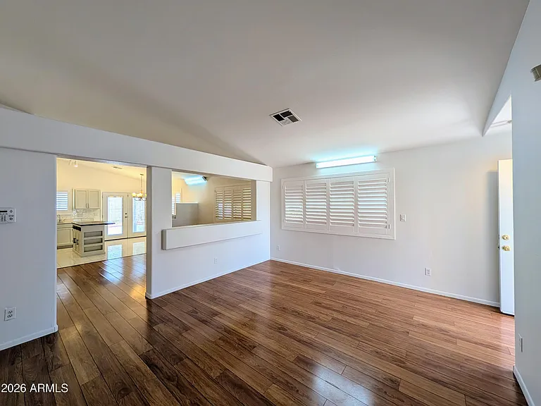 2824 W Angela Dr — Photo 15