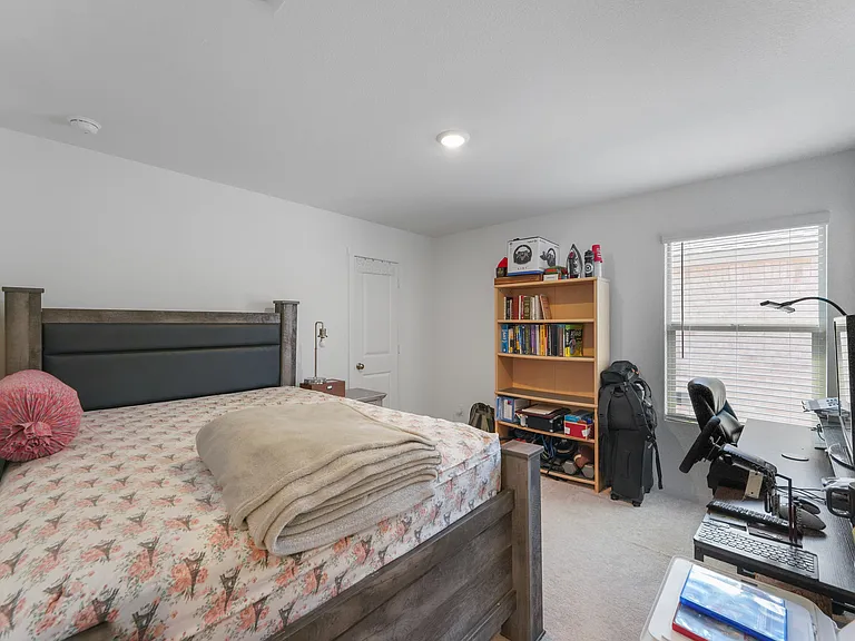 204 Ashbrook St — Photo 15