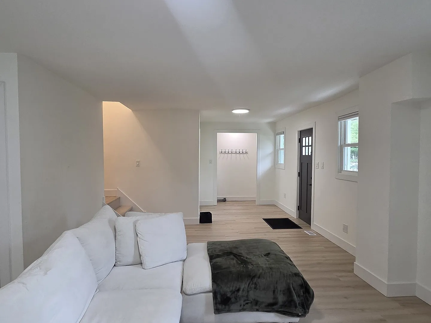 4 bed, 2676 sqft, $2,995 — Photo 3