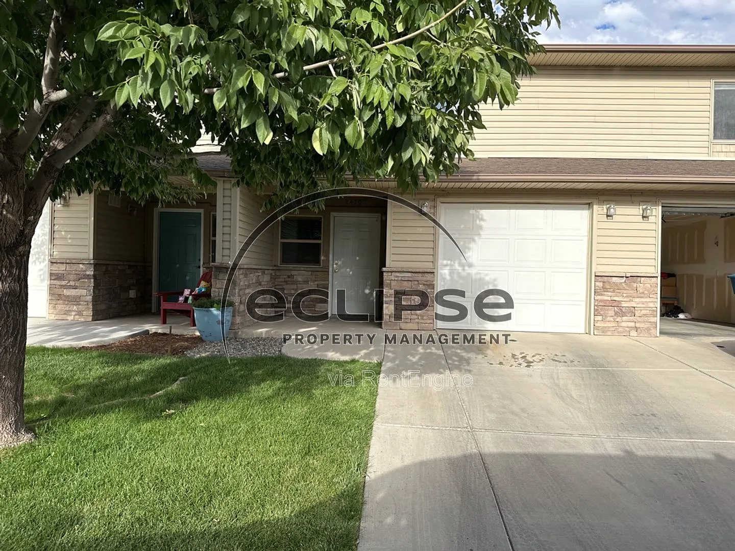 3 bed, 2.5 bath, 1368 sqft, $1,800 — Photo 1