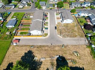 747 Periander Way #5-6-7, Harrisburg, OR 97446