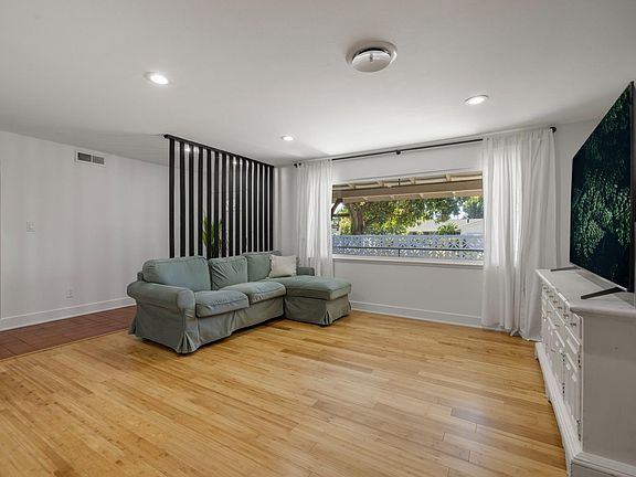 5th image of 9133 Rosewood Dr