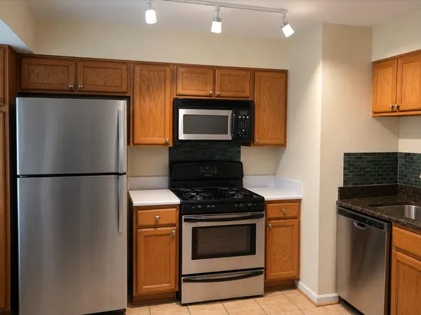 4124 Ames St NE APT 203, Washington, DC 20019