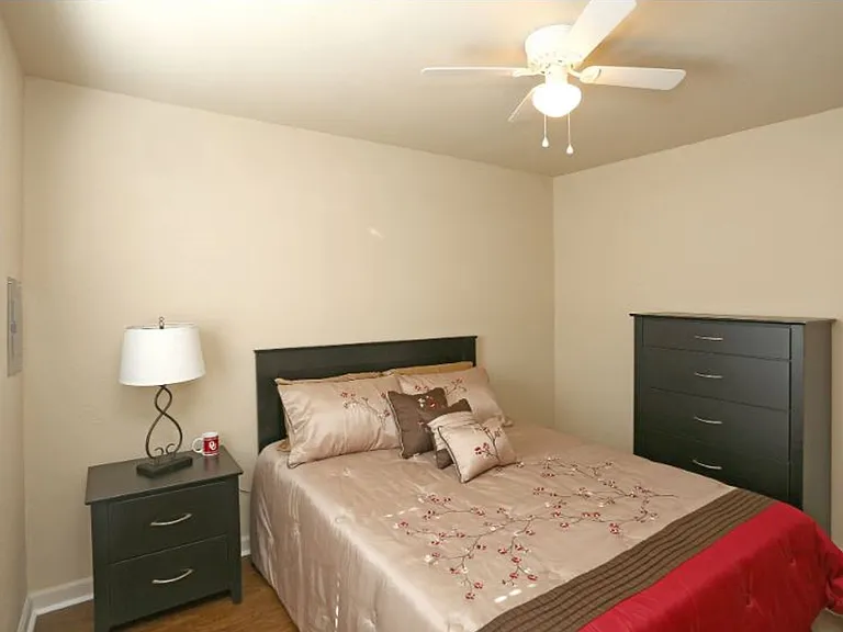 Preston Square Apartments - Now Offering $200 Off Move-In Costs! — Photo 10