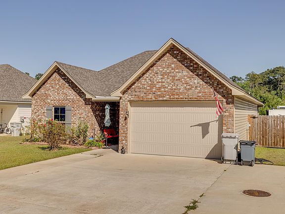 2nd image of 315 Yellow Pine Dr