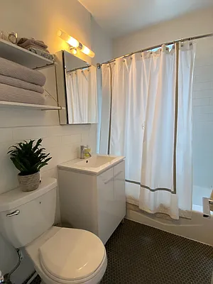 Rented by Metropolitan Equities | media 7