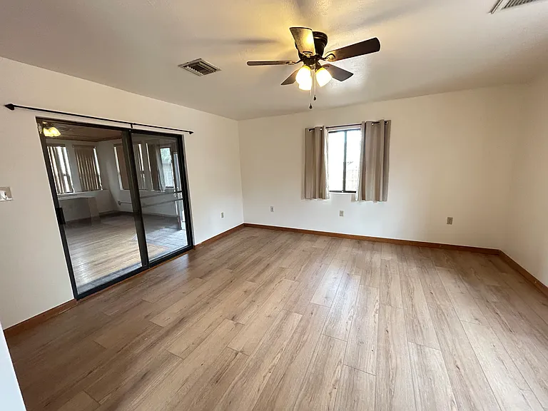 E Wagon Wheel Cir — Photo 6