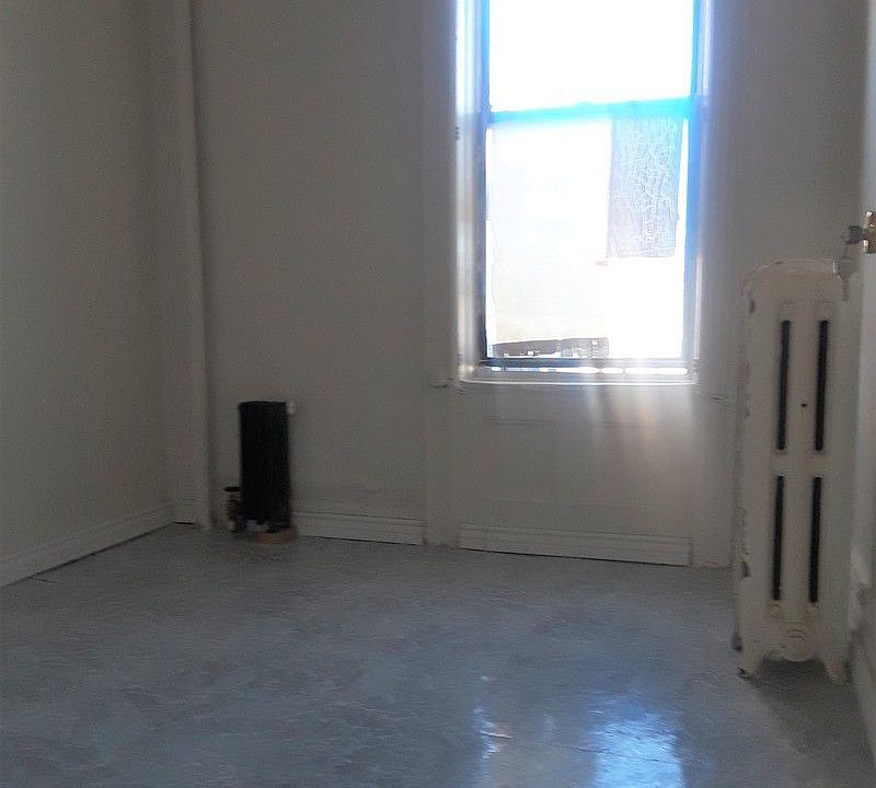 2nd image of 2724 21st St APT 23